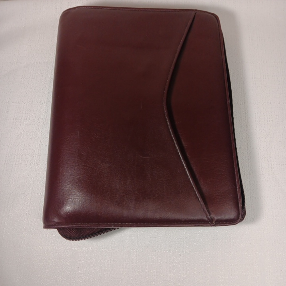 Vintage DAY RUNNER Planner w/Calculator 7 Ring (1.5”)- Zip Around Organizer